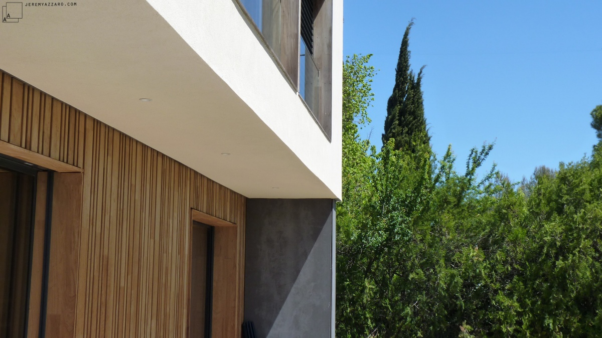 Conception d�une maison contemporaine � � travers champs � : maison-architecte-bois-contemporaine-paca-azzaro-architecte-min
