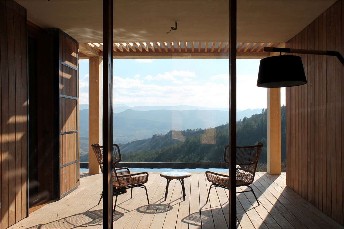 Maison de vacances b�ton et ossature bois : Vue depuis l'entr�e